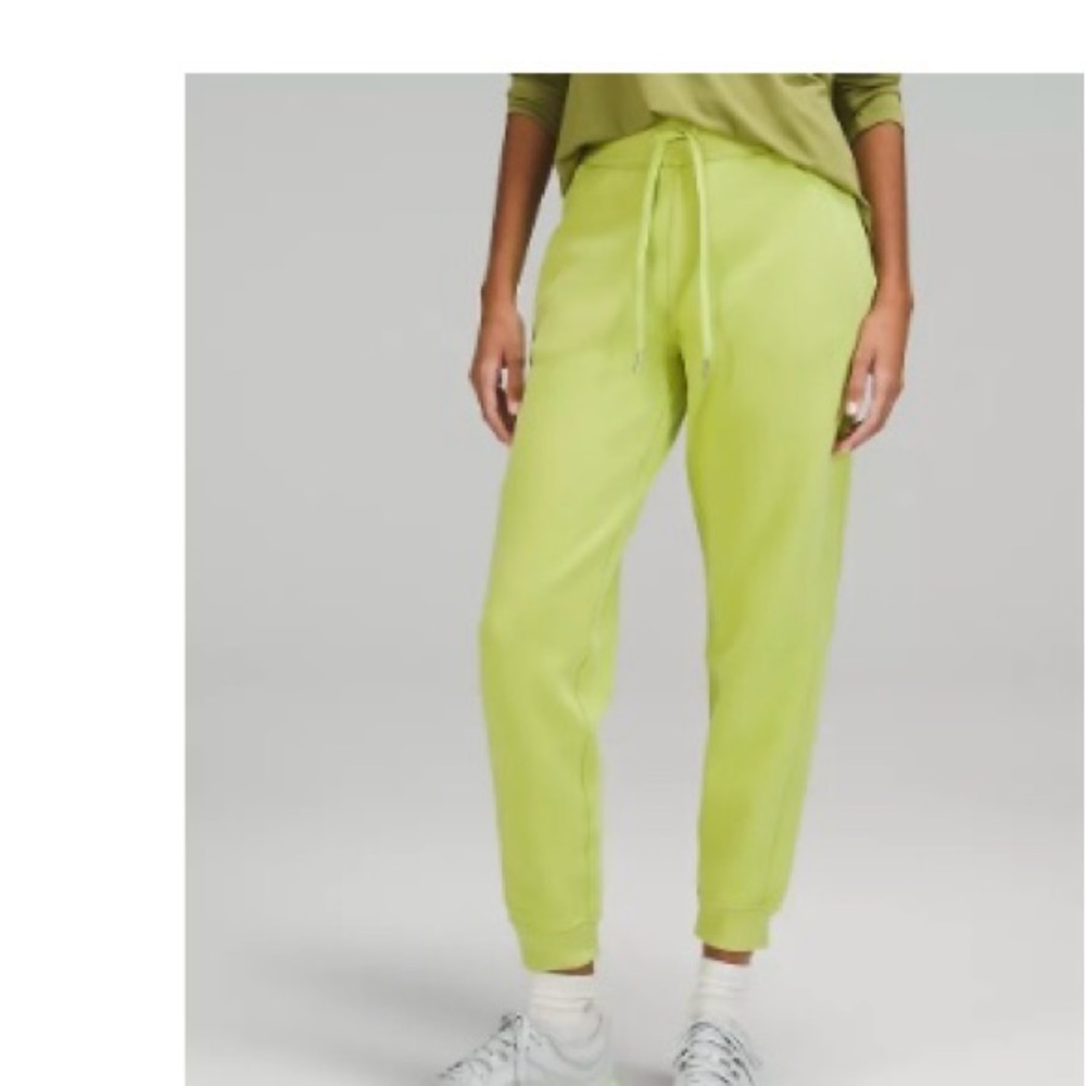 Lululemon Scuba High Rise Jogger full length wasabi